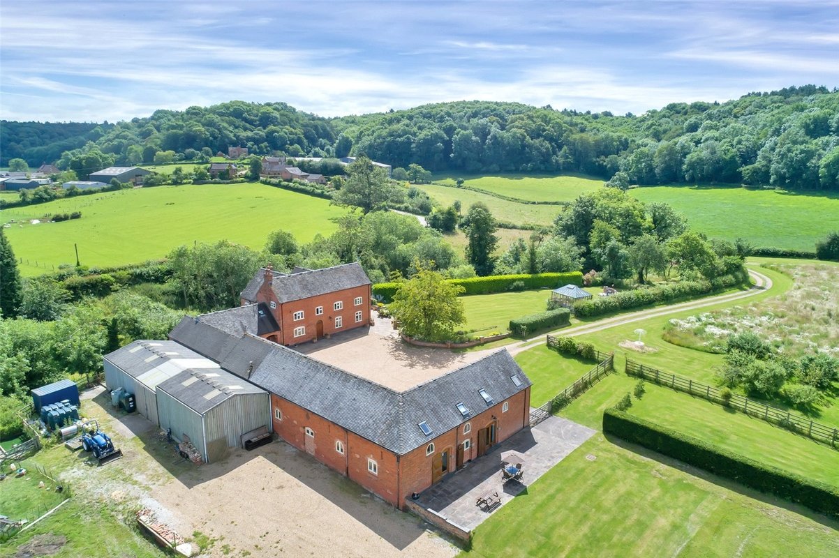 4 bedroom House for sale in Newfield Green Farm, Marchington Woodlands