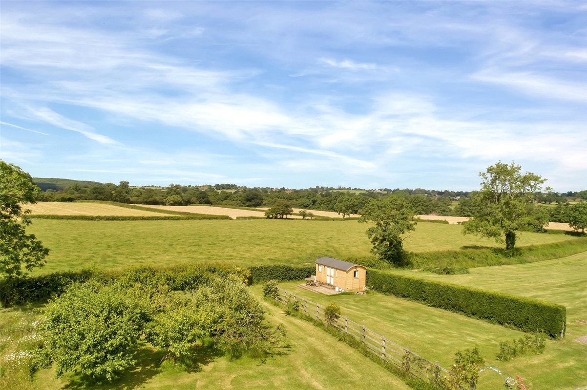 4 bedroom House for sale in Newfield Green Farm, Marchington Woodlands