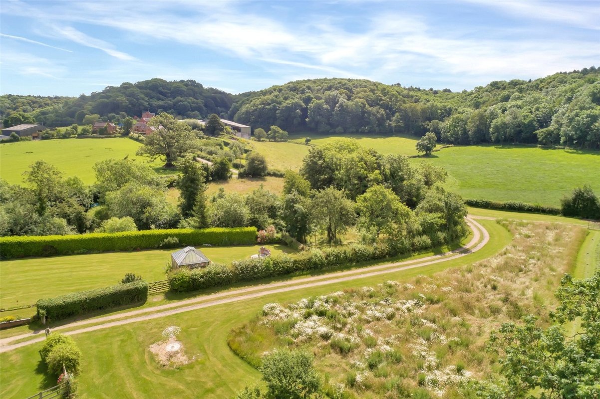 4 bedroom House for sale in Newfield Green Farm, Marchington Woodlands