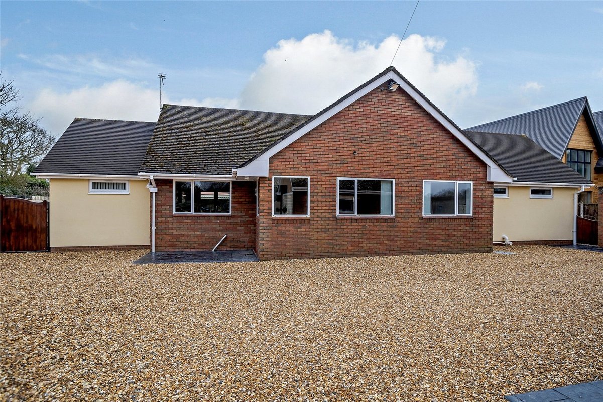 4 bedroom Bungalow for sale in Pasadena, Old Coach Road, Nomans Heath