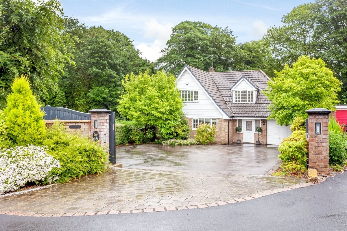4 bedroom House for sale in 18, Pheasant Walk, High Legh, Knutsford