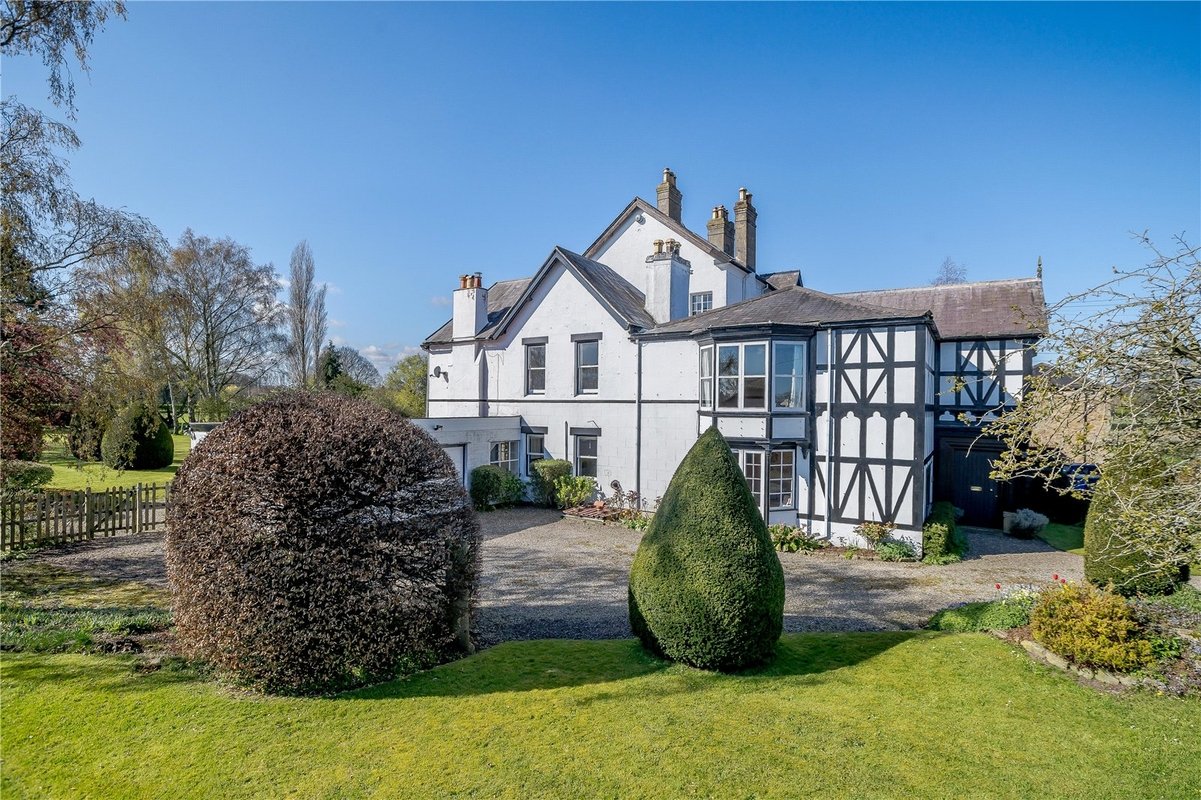 4 bedroom House for sale in Clapper House, Pont Y Capel Lane, Gresford