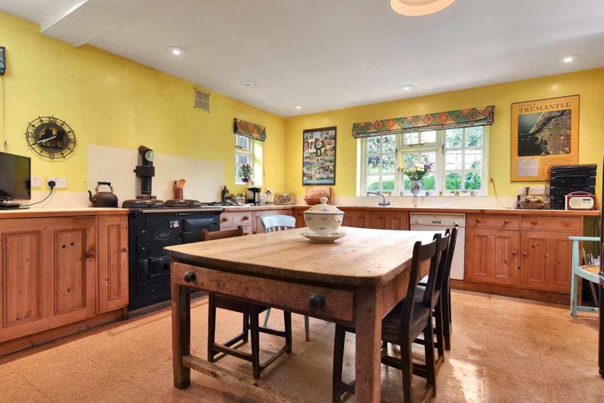 4 bedroom House for sale in St Hilda's Cottage, 8, The Green, Creaton