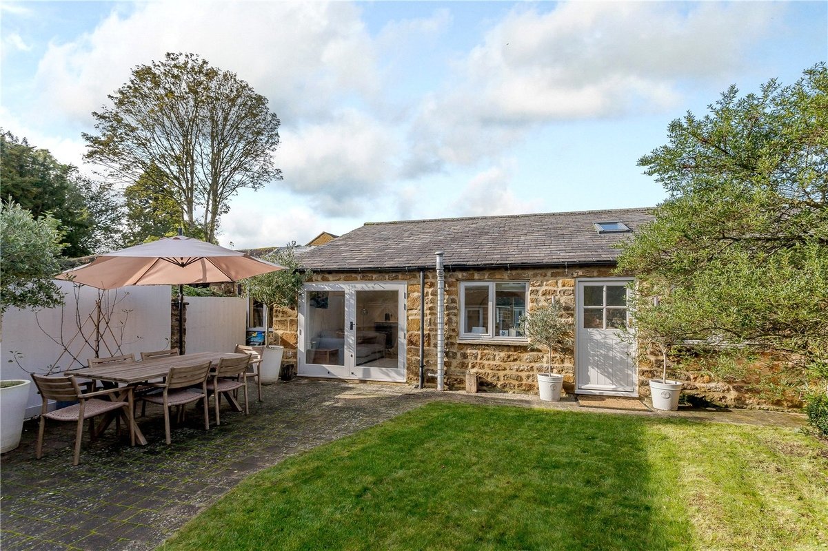 4 bedroom House for sale in 1, The Square, Swalcliffe, Banbury