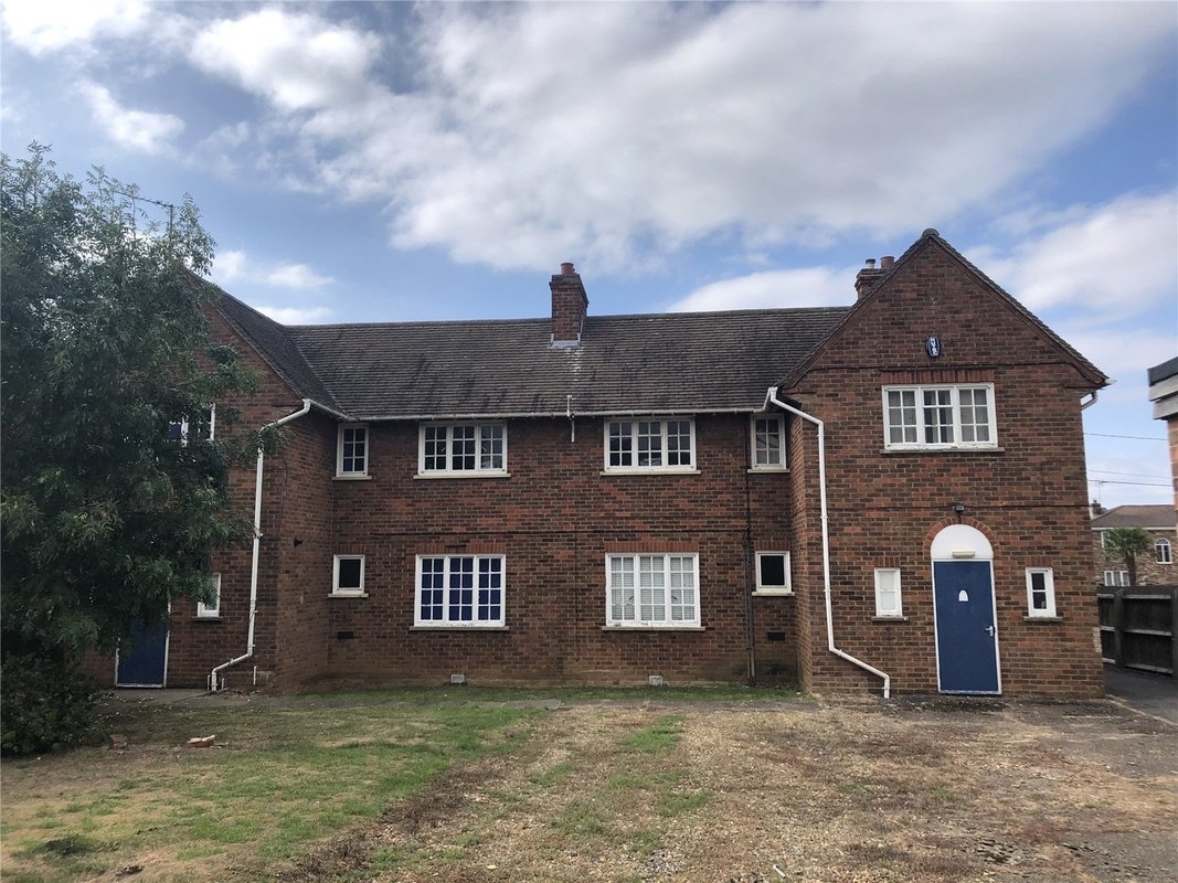 6 bedroom House for sale in 6266, Thrapston Road, Finedon