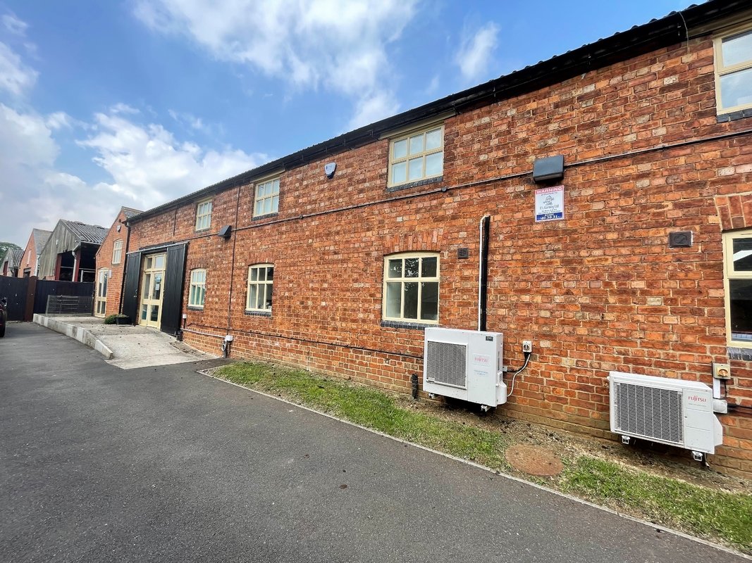 Office, Car Parking to let in Units 16, South Lodge Offices