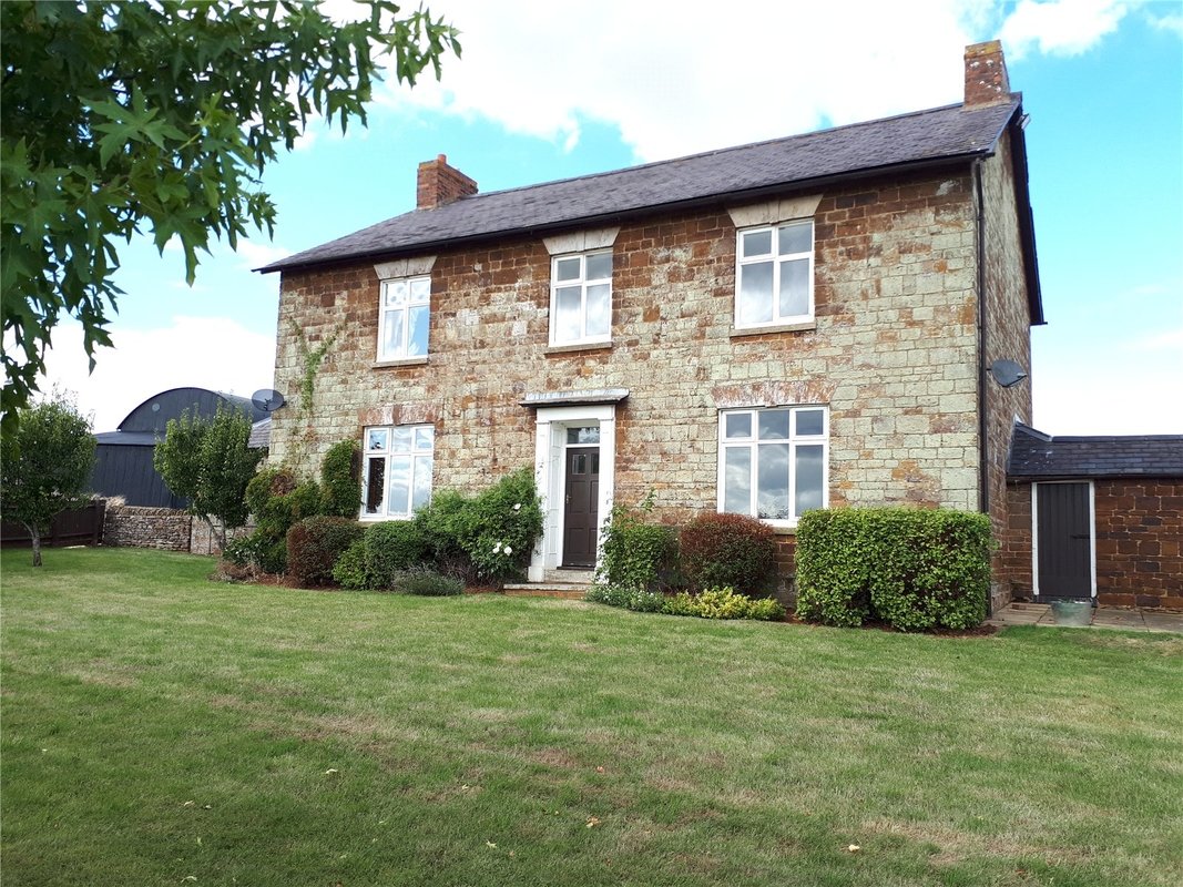 House To Let In The Farmhouse Lodge Farm Hanging Houghton