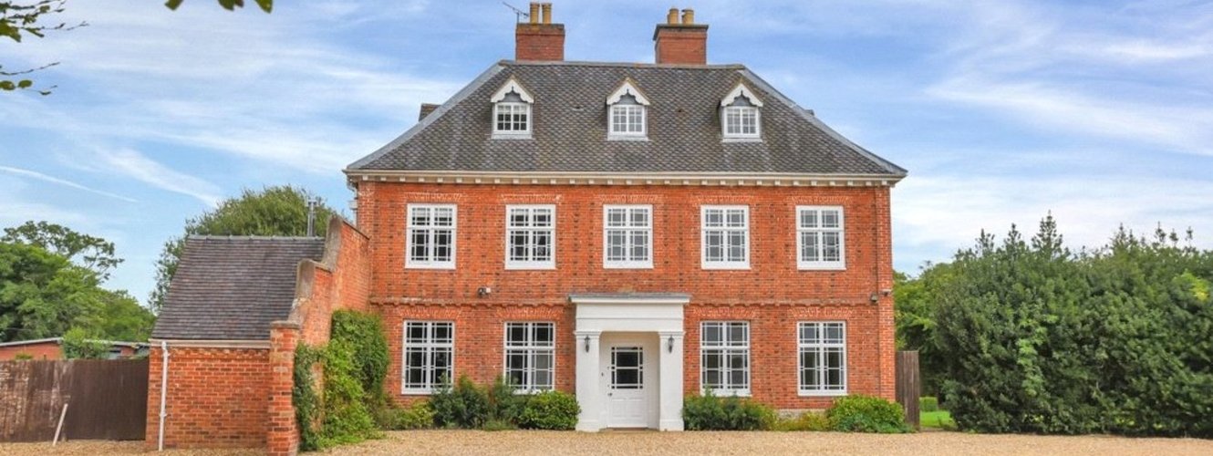 Unique sevenbed rental property on the market in Warwickshire Fisher